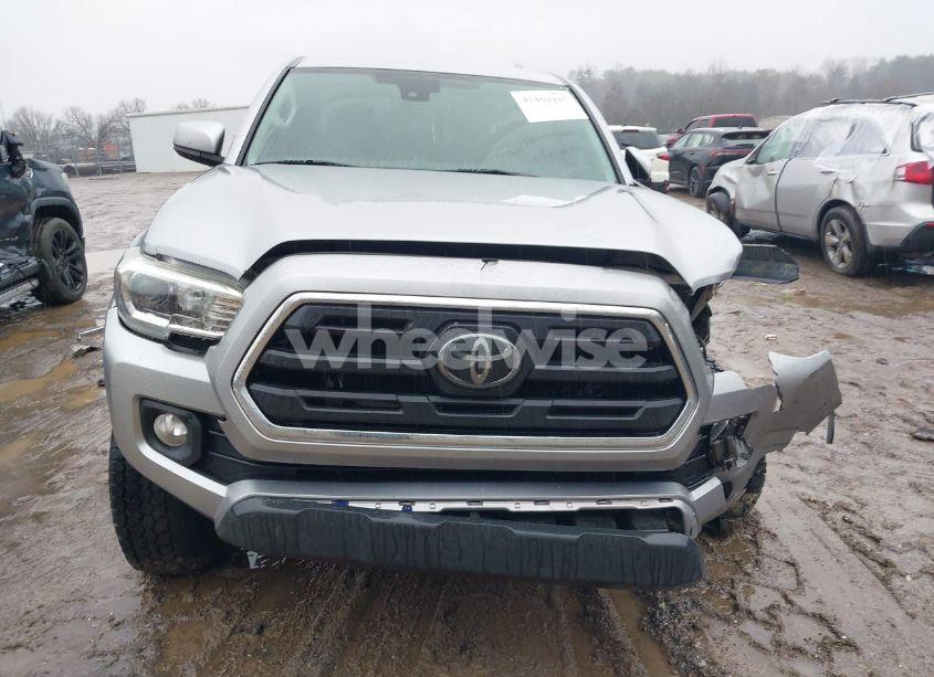 Photo 11 of 2018 Toyota Tacoma SR5 V6 (VIN 3TMCZ5AN4JM148581)