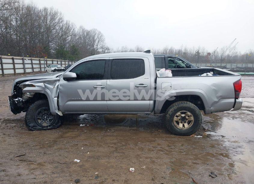 Photo 13 of 2018 Toyota Tacoma SR5 V6 (VIN 3TMCZ5AN4JM148581)