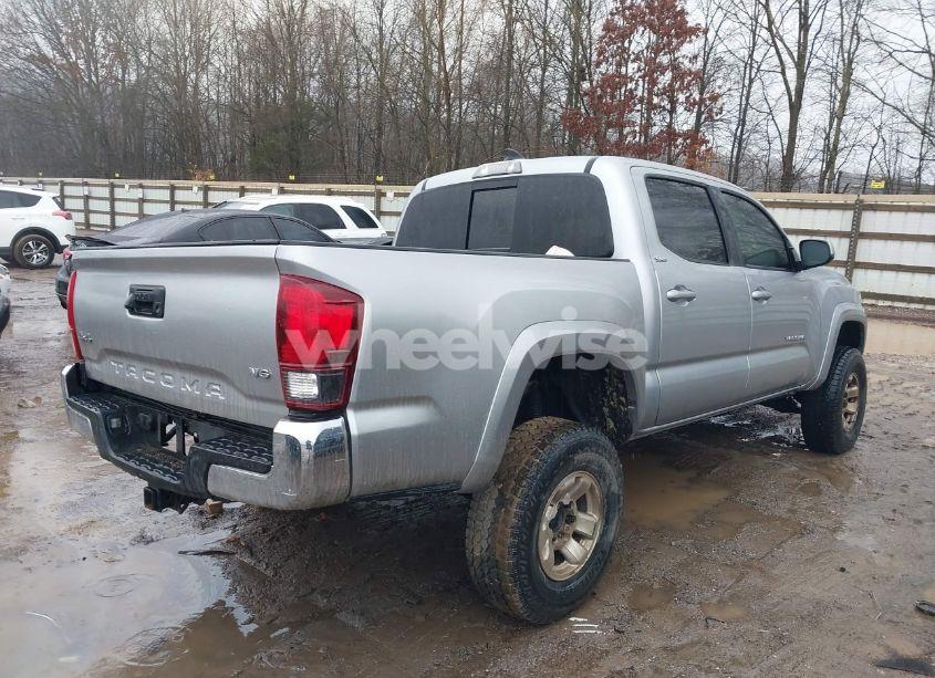 Photo 4 of 2018 Toyota Tacoma SR5 V6 (VIN 3TMCZ5AN4JM148581)