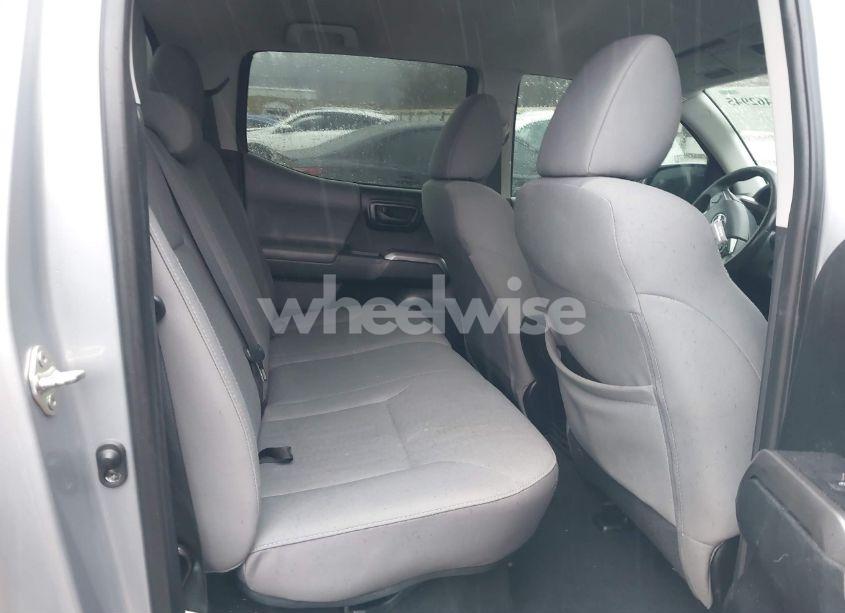 Photo 8 of 2018 Toyota Tacoma SR5 V6 (VIN 3TMCZ5AN4JM148581)