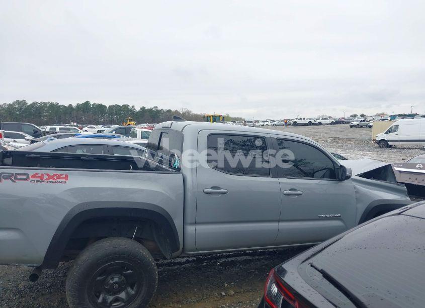 Photo 13 of 2018 Toyota Tacoma TRD OFF ROAD (VIN 3TMCZ5AN4JM159127)