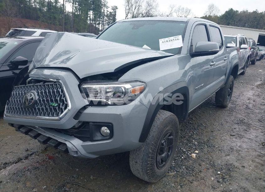 Photo 2 of 2018 Toyota Tacoma TRD OFF ROAD (VIN 3TMCZ5AN4JM159127)