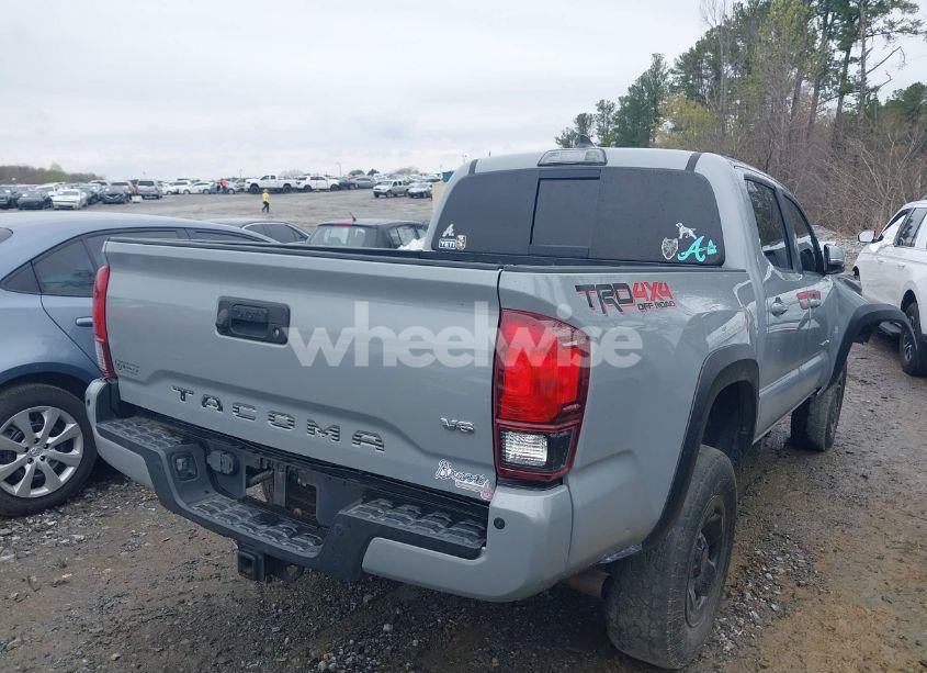 Photo 4 of 2018 Toyota Tacoma TRD OFF ROAD (VIN 3TMCZ5AN4JM159127)