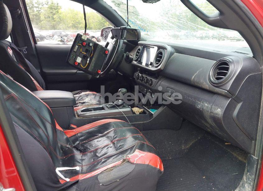 Photo 5 of 2018 Toyota Tacoma TRD SPORT (VIN 3TMCZ5AN4JM159287)