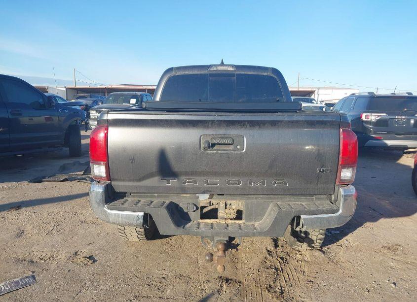 Photo 16 of 2018 Toyota Tacoma TRD OFF ROAD (VIN 3TMCZ5AN4JM167776)