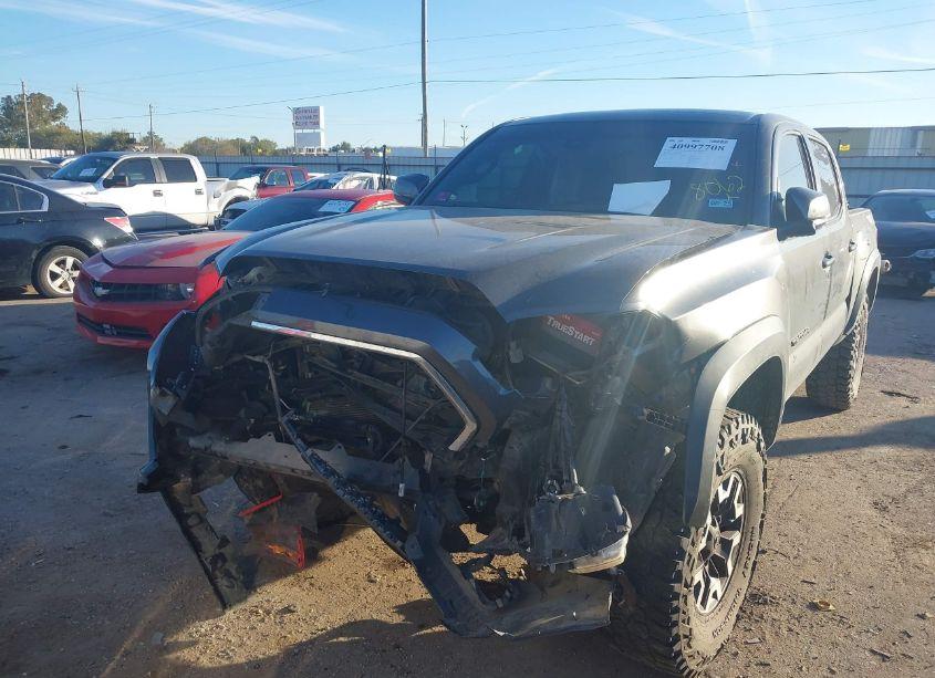 Photo 2 of 2018 Toyota Tacoma TRD OFF ROAD (VIN 3TMCZ5AN4JM167776)