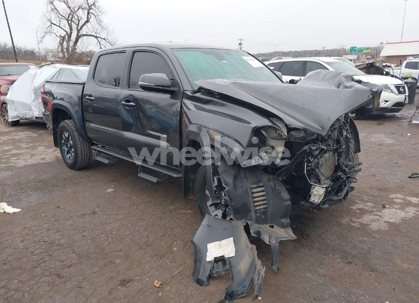 2018 Toyota Tacoma TRD OFF ROAD (VIN 3TMCZ5AN4JM182441) main photo