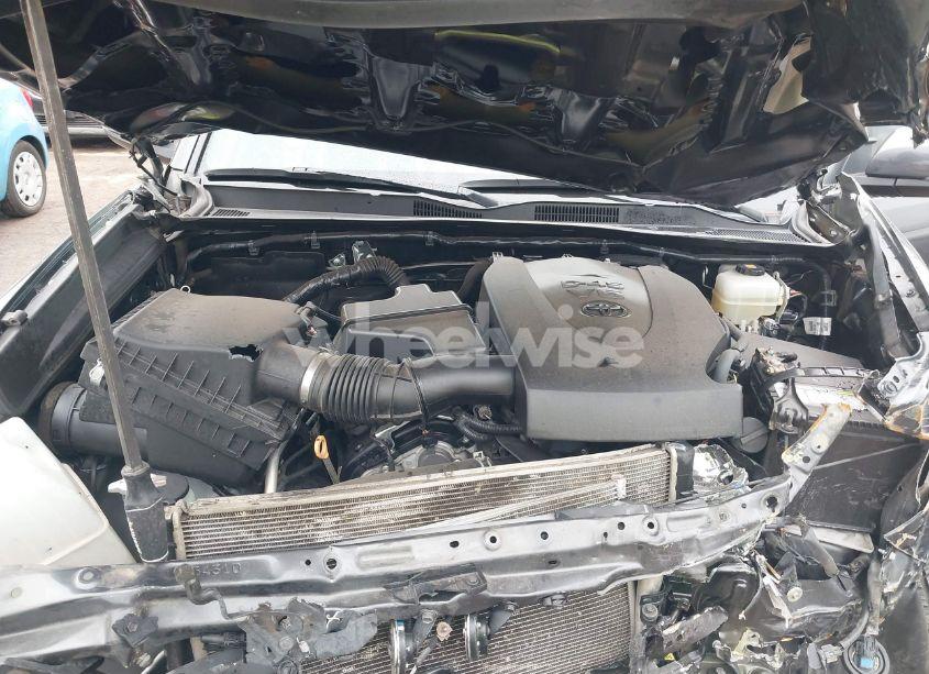 Photo 10 of 2018 Toyota Tacoma TRD OFF ROAD (VIN 3TMCZ5AN4JM182441)