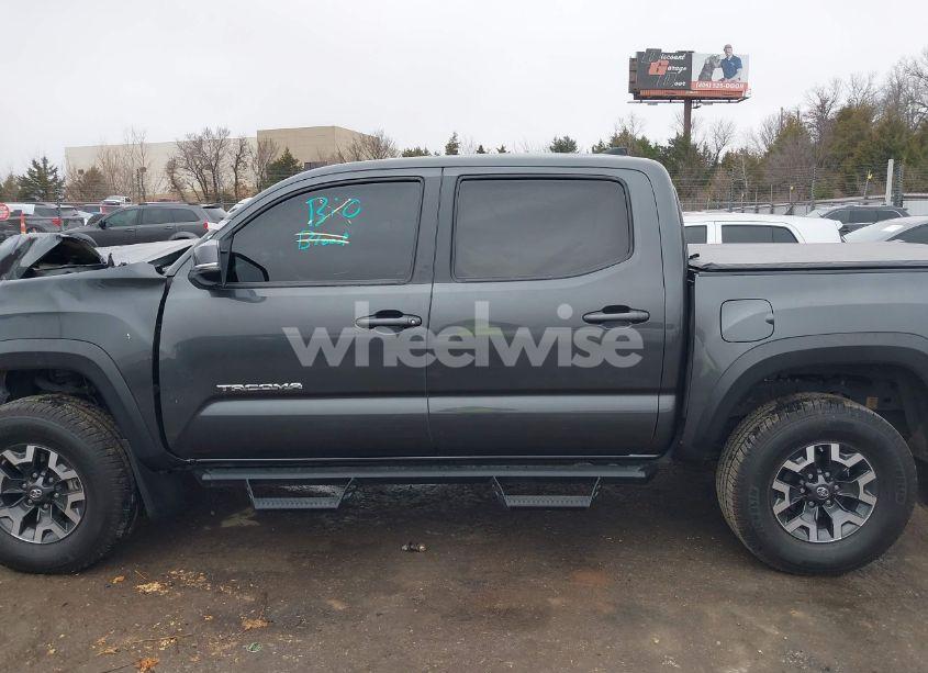 Photo 14 of 2018 Toyota Tacoma TRD OFF ROAD (VIN 3TMCZ5AN4JM182441)