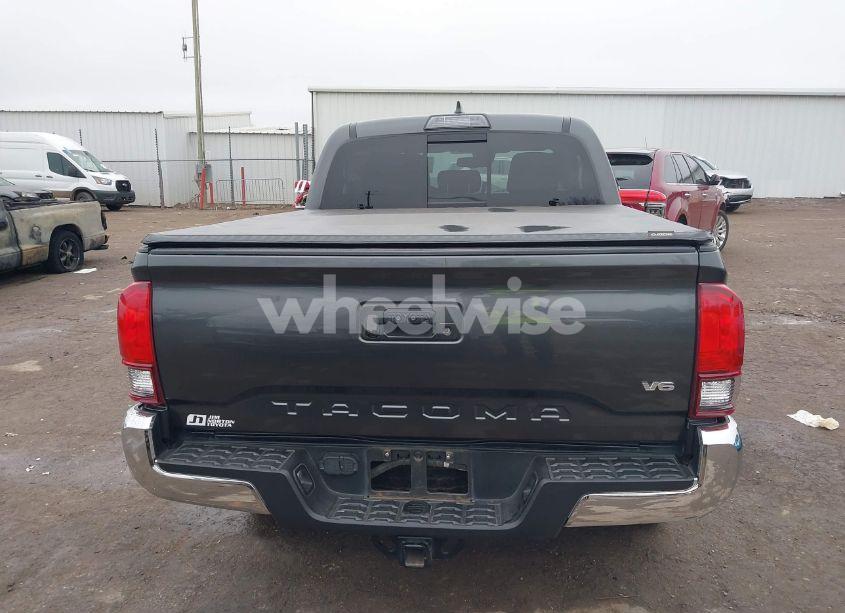 Photo 16 of 2018 Toyota Tacoma TRD OFF ROAD (VIN 3TMCZ5AN4JM182441)