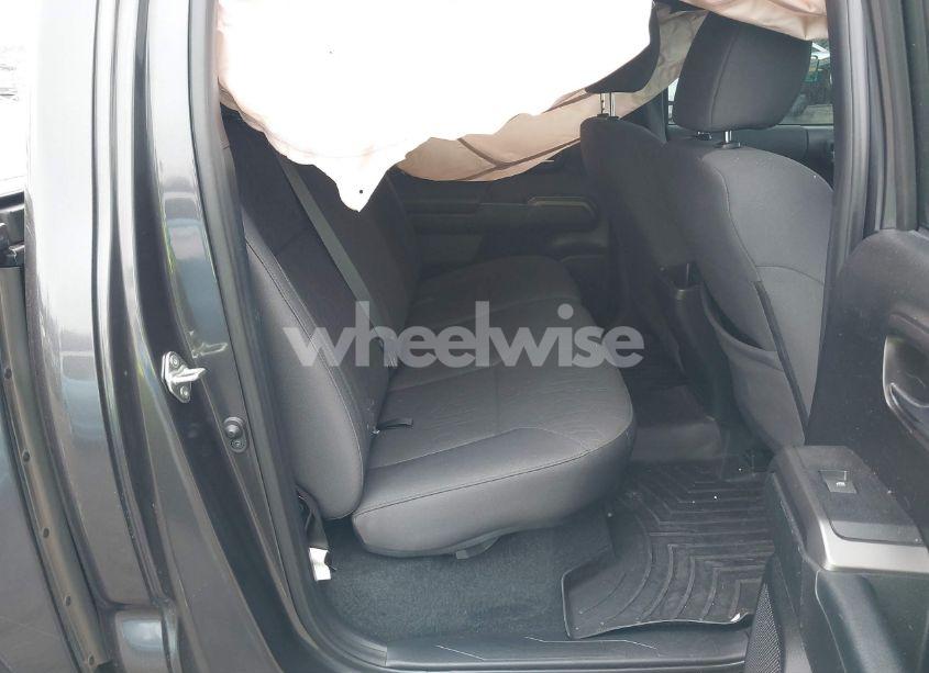 Photo 8 of 2018 Toyota Tacoma TRD OFF ROAD (VIN 3TMCZ5AN4JM182441)