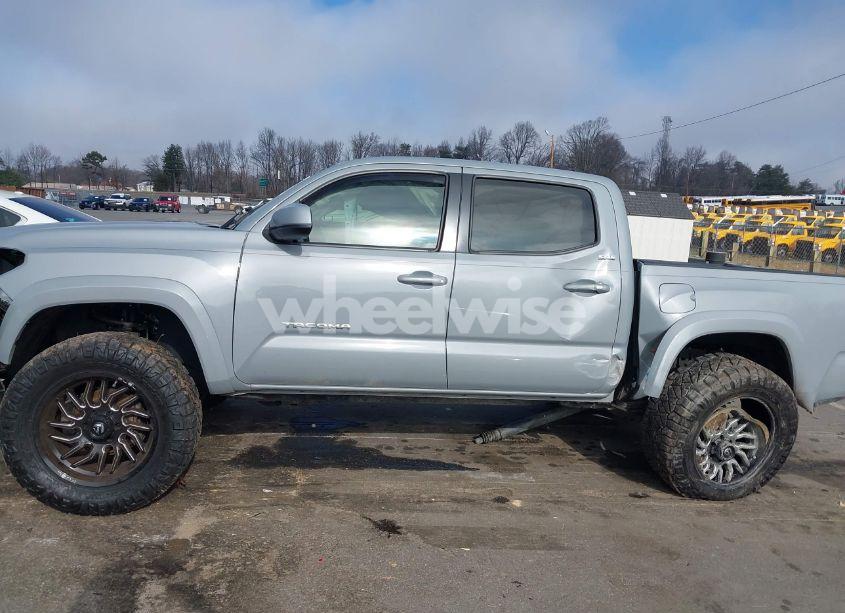 Photo 14 of 2019 Toyota Tacoma SR5 V6 (VIN 3TMCZ5AN4KM204455)