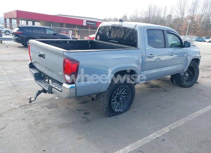 Photo 4 of 2019 Toyota Tacoma SR5 V6 (VIN 3TMCZ5AN4KM204455)