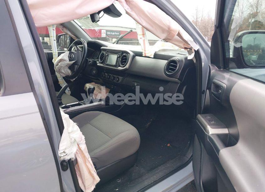 Photo 5 of 2019 Toyota Tacoma SR5 V6 (VIN 3TMCZ5AN4KM204455)