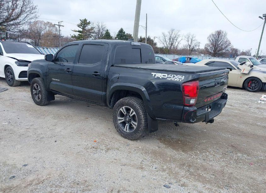 Photo 3 of 2019 Toyota Tacoma TRD SPORT (VIN 3TMCZ5AN4KM225130)