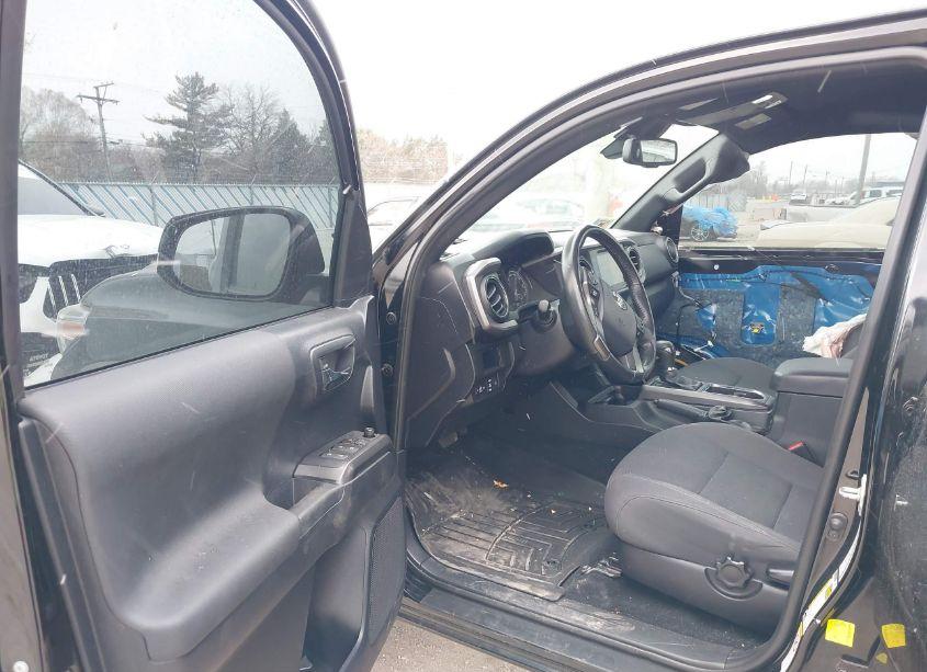 Photo 5 of 2019 Toyota Tacoma TRD SPORT (VIN 3TMCZ5AN4KM225130)