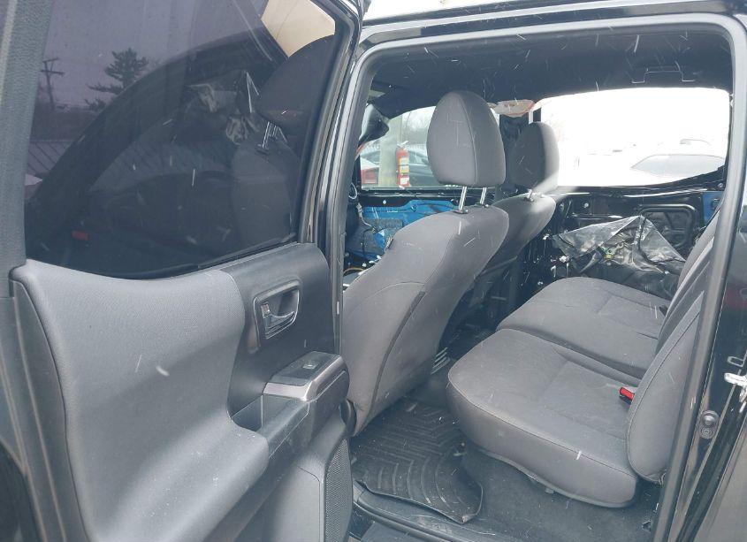 Photo 8 of 2019 Toyota Tacoma TRD SPORT (VIN 3TMCZ5AN4KM225130)