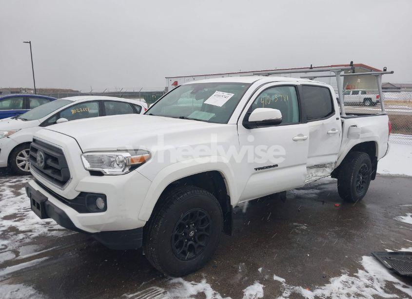 Photo 2 of 2020 Toyota Tacoma SR5 V6 (VIN 3TMCZ5AN4LM324547)