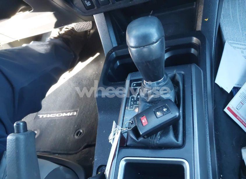 Photo 11 of 2021 Toyota Tacoma TRD OFF-ROAD (VIN 3TMCZ5AN4MM374933)