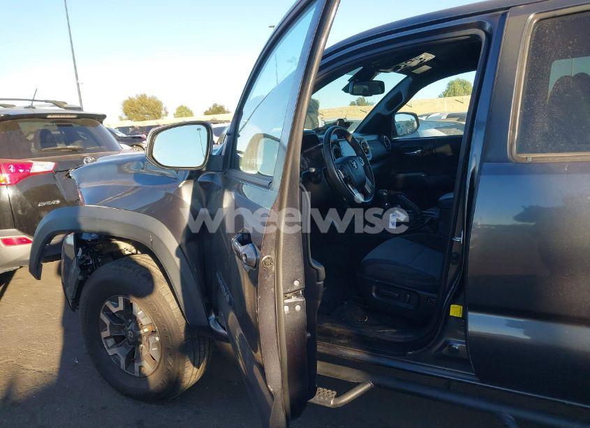 Photo 5 of 2021 Toyota Tacoma TRD OFF-ROAD (VIN 3TMCZ5AN4MM374933)