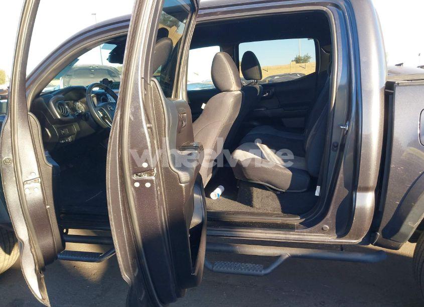 Photo 8 of 2021 Toyota Tacoma TRD OFF-ROAD (VIN 3TMCZ5AN4MM374933)