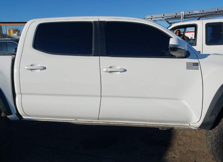 Photo 13 of 2021 Toyota Tacoma TRD OFF-ROAD (VIN 3TMCZ5AN4MM441840)