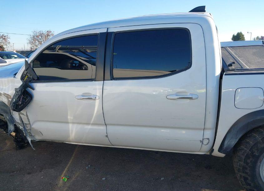 Photo 14 of 2021 Toyota Tacoma TRD OFF-ROAD (VIN 3TMCZ5AN4MM441840)