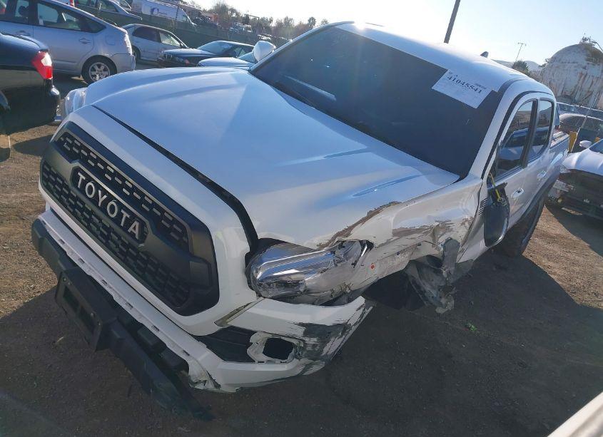 Photo 2 of 2021 Toyota Tacoma TRD OFF-ROAD (VIN 3TMCZ5AN4MM441840)