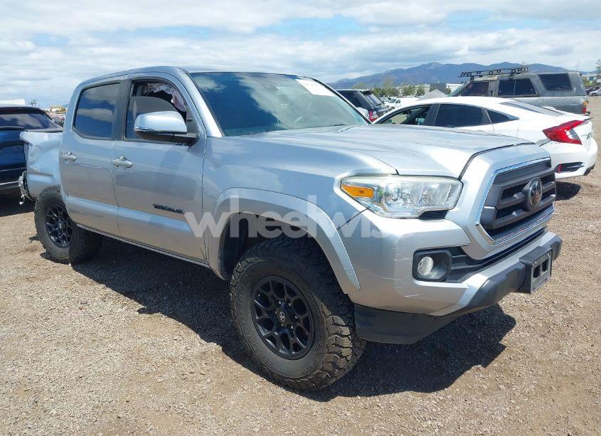 2022 Toyota Tacoma SR5 V6 (VIN 3TMCZ5AN4NM465945) main photo
