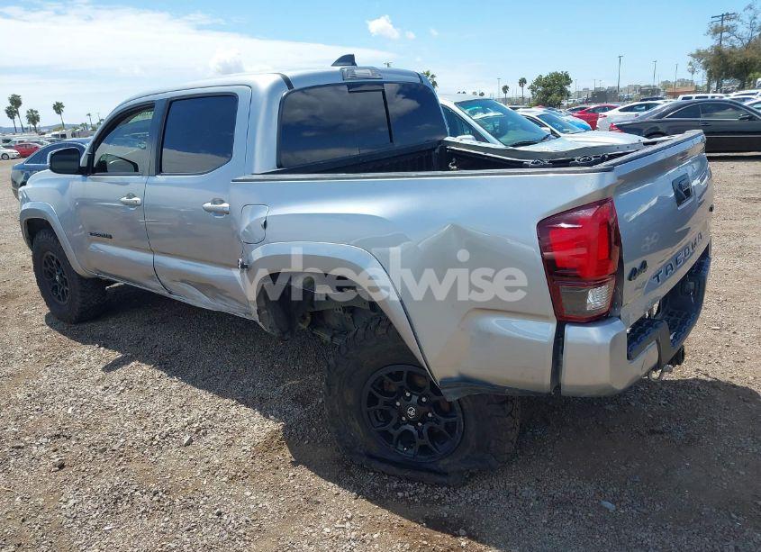 Photo 3 of 2022 Toyota Tacoma SR5 V6 (VIN 3TMCZ5AN4NM465945)
