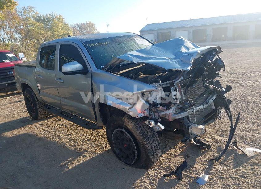 2022 Toyota Tacoma SR V6 (VIN 3TMCZ5AN4NM494409) main photo