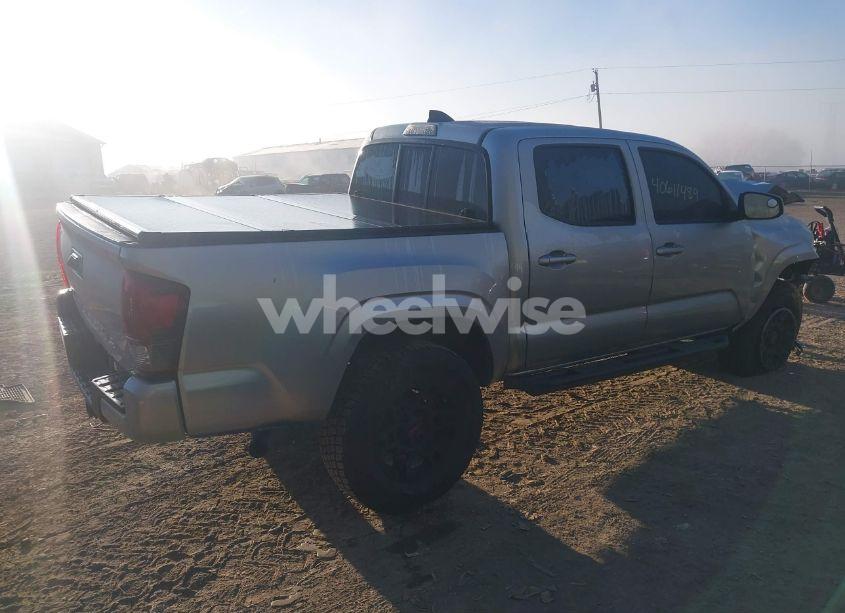 Photo 14 of 2022 Toyota Tacoma SR V6 (VIN 3TMCZ5AN4NM494409)