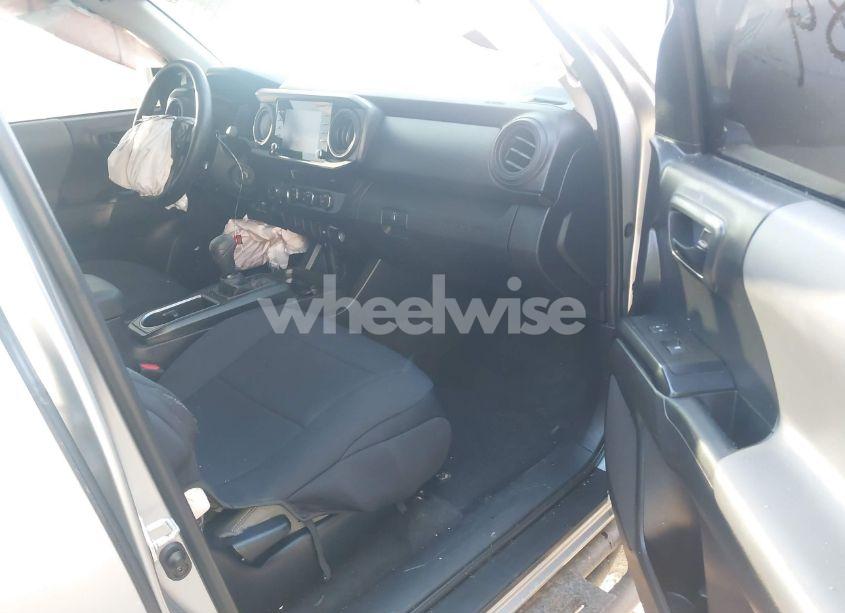 Photo 5 of 2022 Toyota Tacoma SR V6 (VIN 3TMCZ5AN4NM494409)