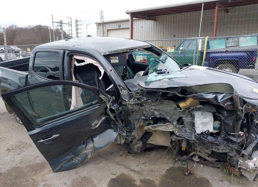 Photo 6 of 2023 Toyota Tacoma TRD OFF ROAD (VIN 3TMCZ5AN4PM626006)