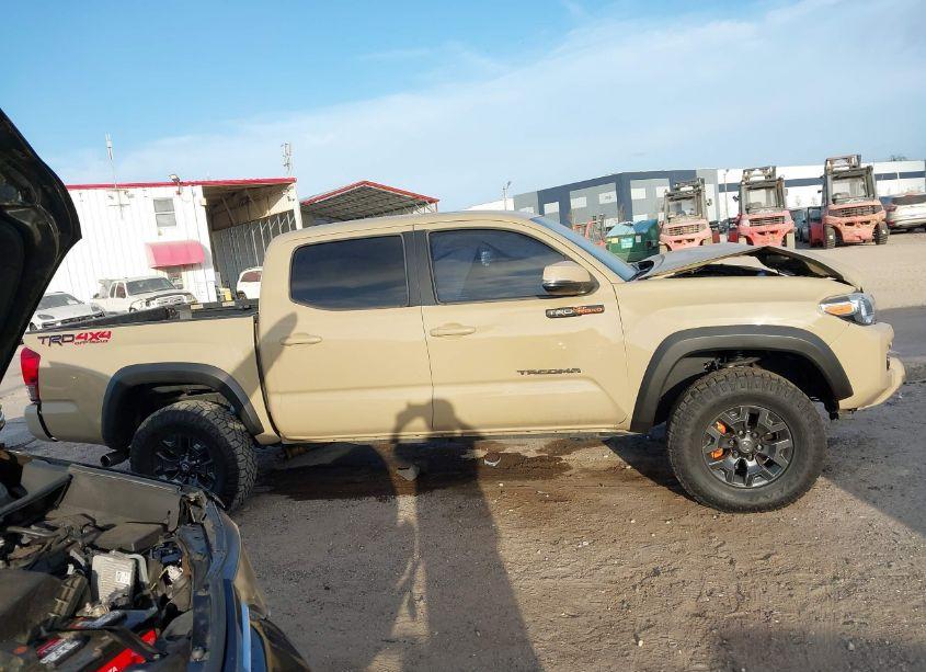 Photo 13 of 2016 Toyota Tacoma TRD OFF ROAD (VIN 3TMCZ5AN5GM014896)