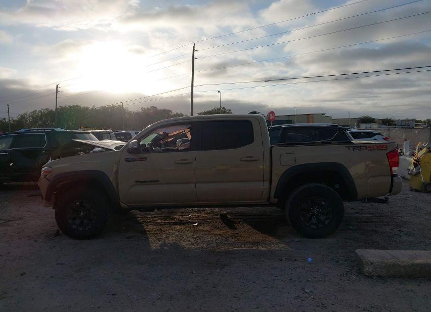 Photo 14 of 2016 Toyota Tacoma TRD OFF ROAD (VIN 3TMCZ5AN5GM014896)