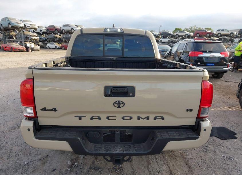 Photo 16 of 2016 Toyota Tacoma TRD OFF ROAD (VIN 3TMCZ5AN5GM014896)