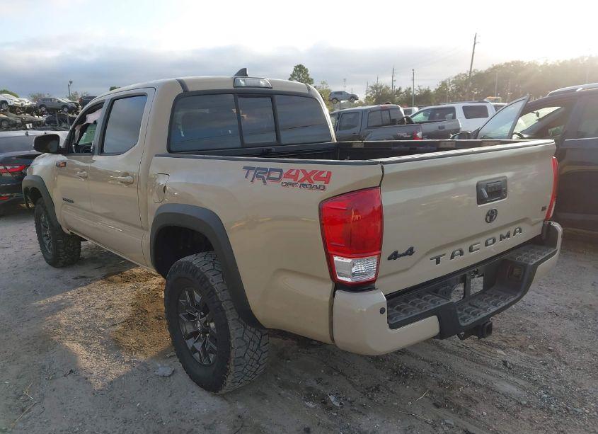 Photo 3 of 2016 Toyota Tacoma TRD OFF ROAD (VIN 3TMCZ5AN5GM014896)