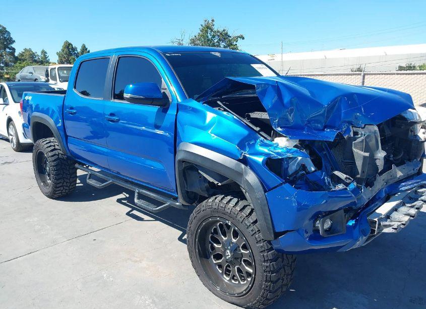 2016 Toyota Tacoma TRD OFF ROAD (VIN 3TMCZ5AN5GM017474) main photo