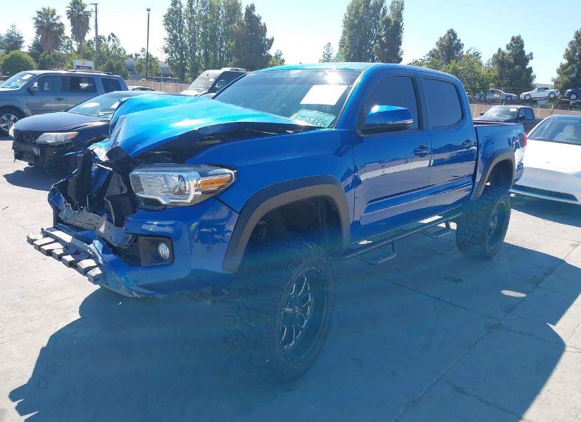 Photo 2 of 2016 Toyota Tacoma TRD OFF ROAD (VIN 3TMCZ5AN5GM017474)