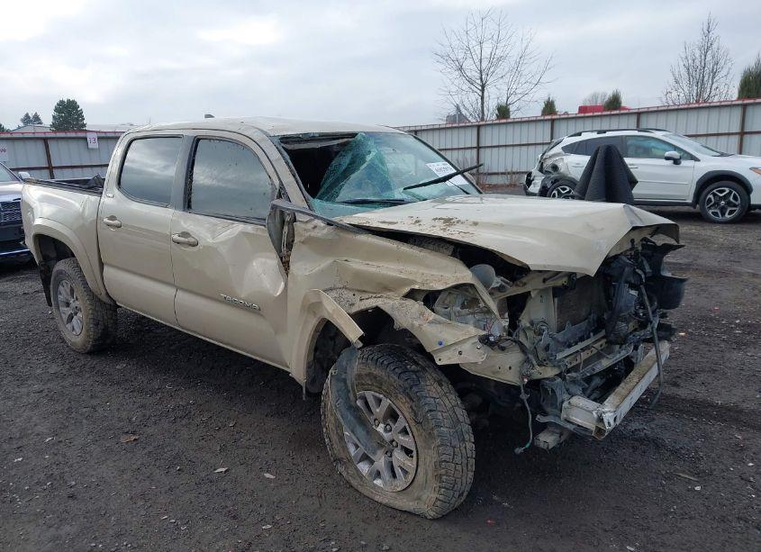 2016 Toyota Tacoma SR5 V6 (VIN 3TMCZ5AN5GM038664) main photo