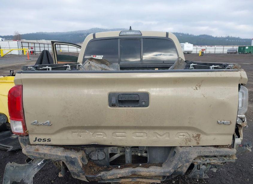 Photo 17 of 2016 Toyota Tacoma SR5 V6 (VIN 3TMCZ5AN5GM038664)