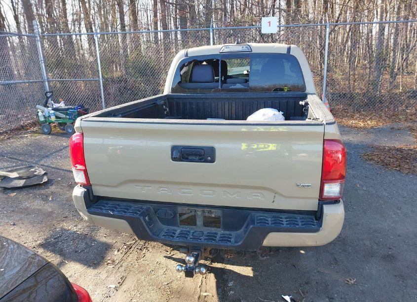 Photo 16 of 2017 Toyota Tacoma TRD SPORT (VIN 3TMCZ5AN5HM052162)