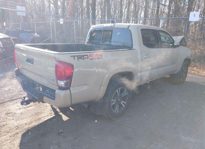 Photo 4 of 2017 Toyota Tacoma TRD SPORT (VIN 3TMCZ5AN5HM052162)