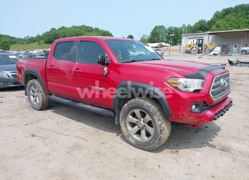 2017 Toyota Tacoma TRD OFF ROAD (VIN 3TMCZ5AN5HM066093) main photo