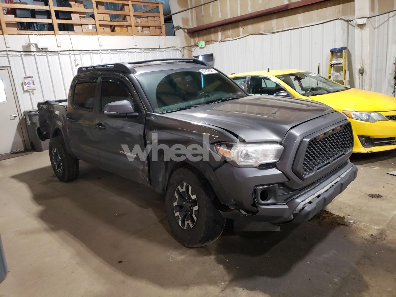 Photo 4 of 2017 TOYOTA TACOMA DOUBLE CAB (VIN 3TMCZ5AN5HM072718)