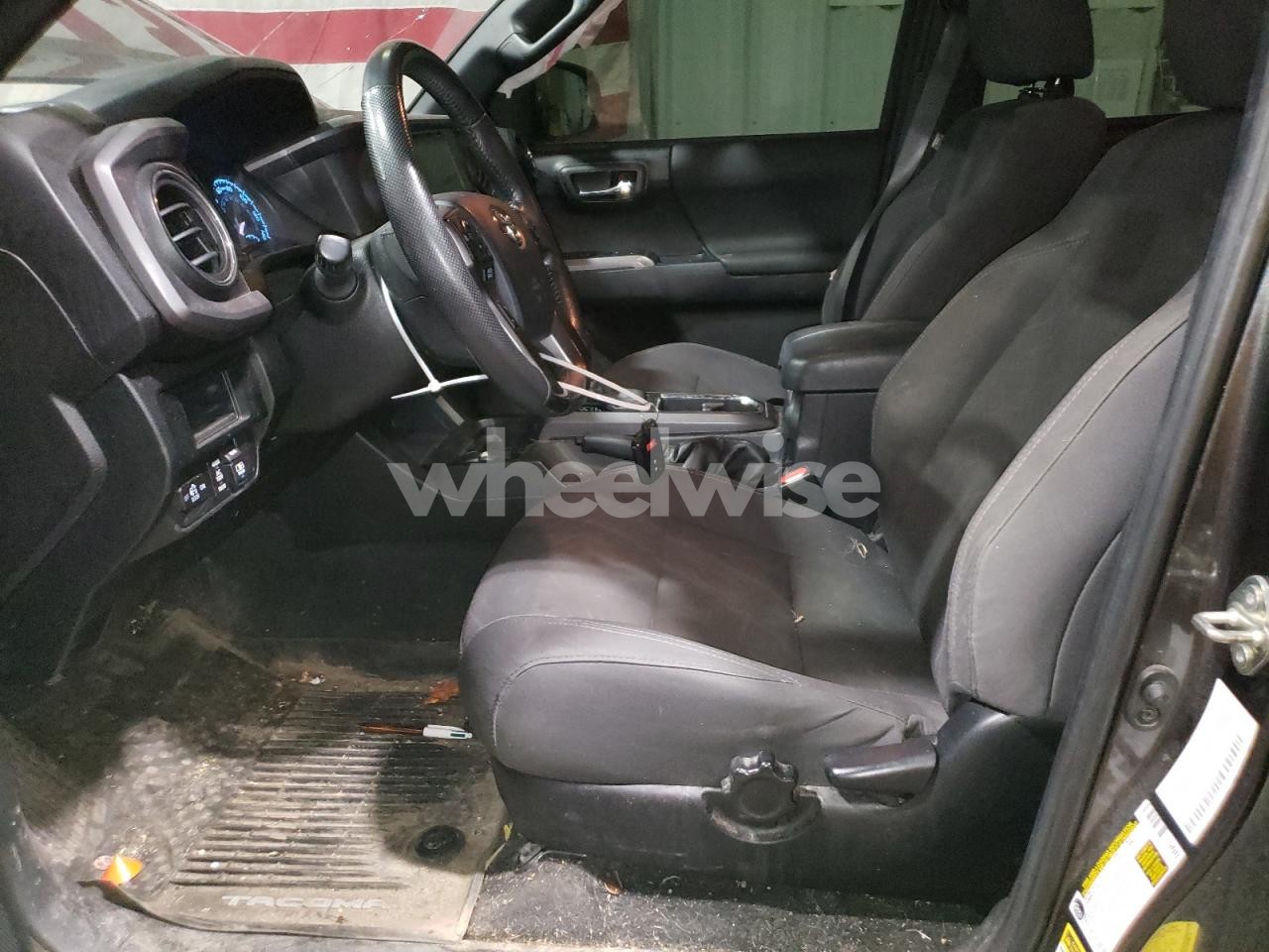 Photo 7 of 2017 TOYOTA TACOMA DOUBLE CAB (VIN 3TMCZ5AN5HM072718)