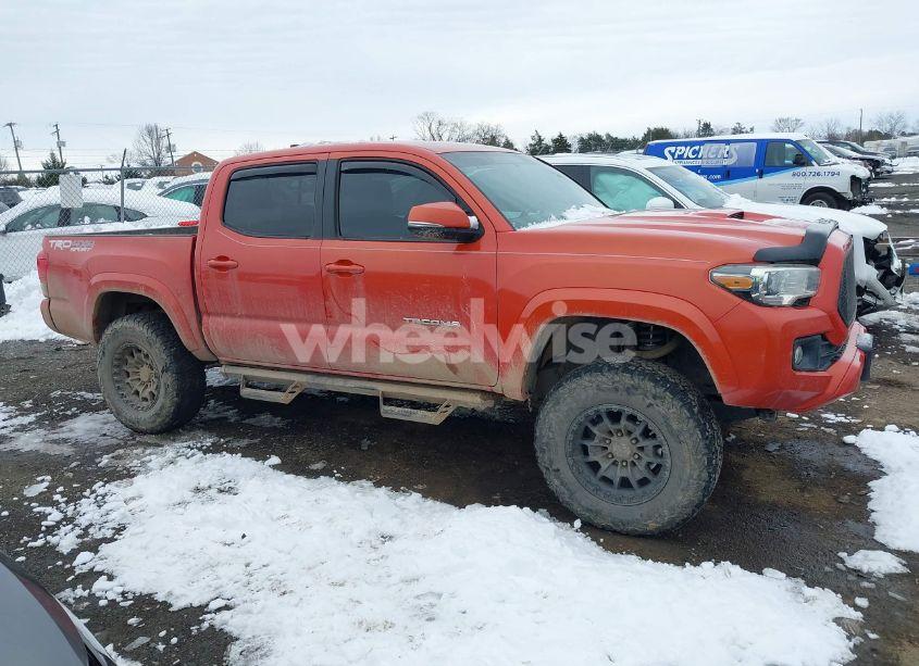 Photo 13 of 2017 Toyota Tacoma TRD SPORT (VIN 3TMCZ5AN5HM076462)
