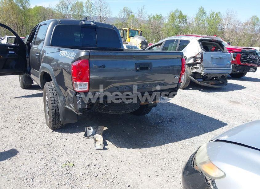 Photo 6 of 2017 Toyota Tacoma TRD OFF ROAD (VIN 3TMCZ5AN5HM088577)