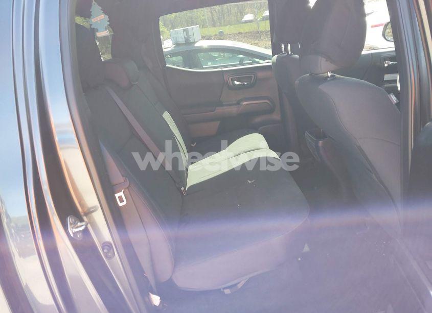 Photo 8 of 2017 Toyota Tacoma TRD OFF ROAD (VIN 3TMCZ5AN5HM088577)